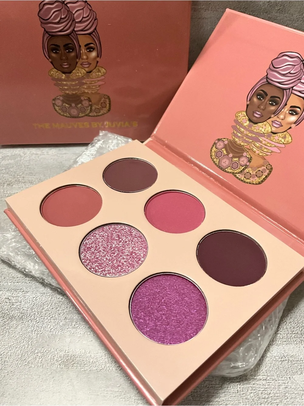 Julia’s place Mauves Eyeshadow Palette - Pink & Plum Shades